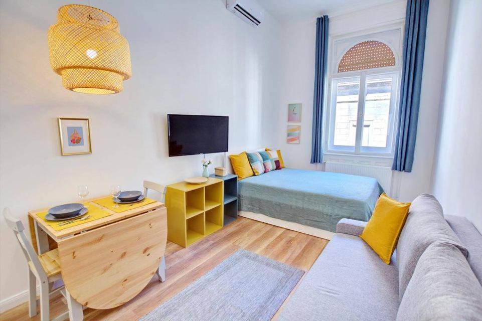 Pau Stylish Studios In The Heart Of Budapest Exterior photo
